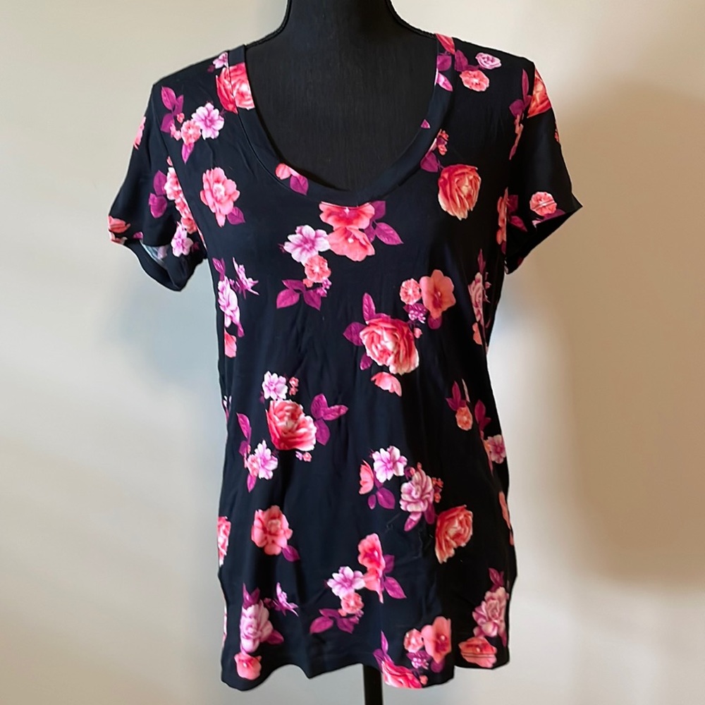 Nwot Victoria’s Secret Pink Floral Tee